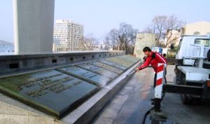 К Дню города приведут в порядок памятники